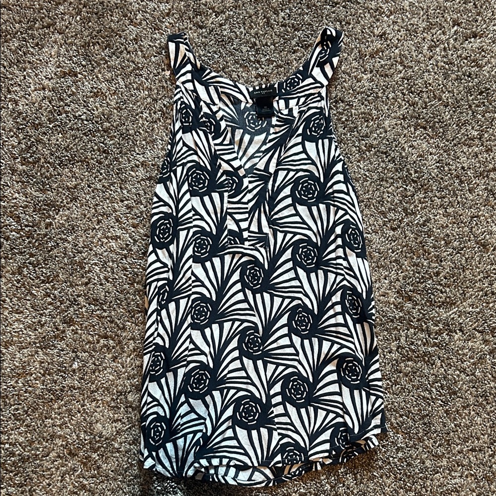 Ann Taylor Black and White Patterned Sleeveless Top